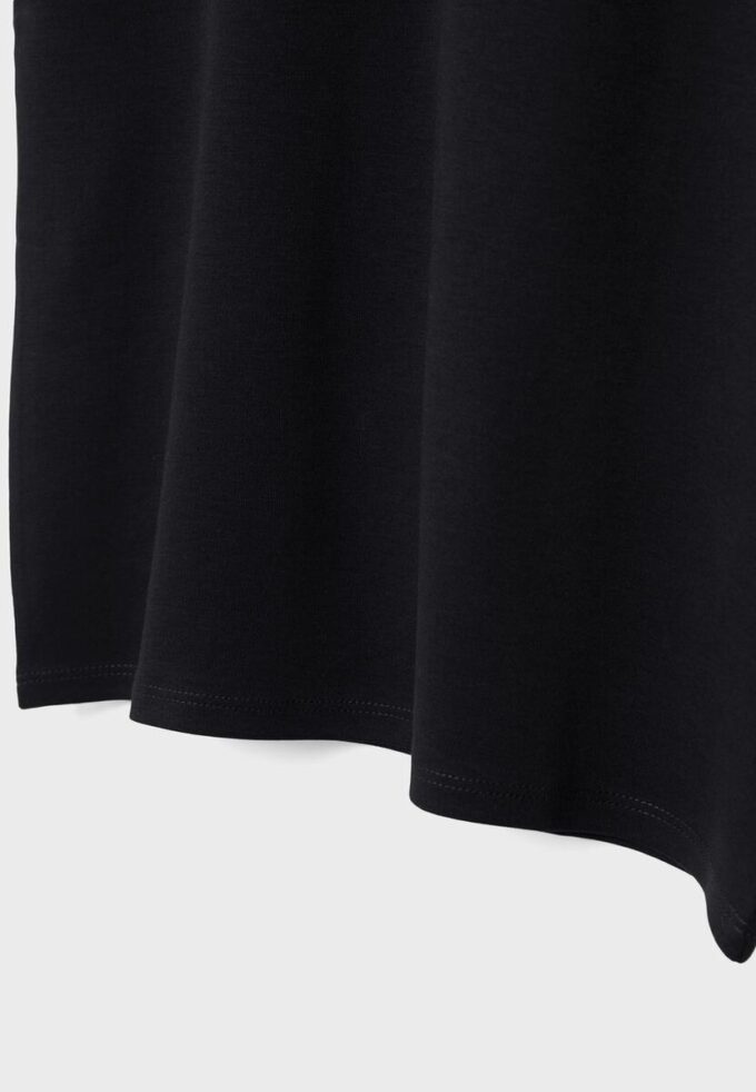 Tricou de bază cu umeri căptușiți Tricou de bază cu umeri căptușiți