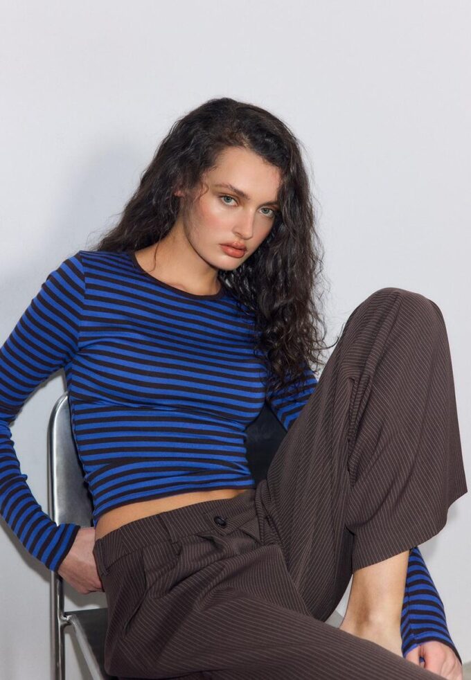 Tricou de bază din bumbac cu mâneci lungi și dungi Tricou de bază din bumbac cu mâneci lungi și dungi
