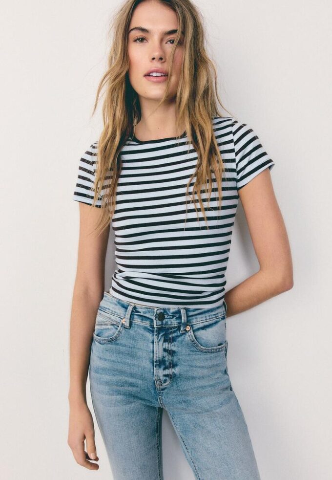 Tricou de bază slim fit cu dungi Tricou de bază slim fit cu dungi