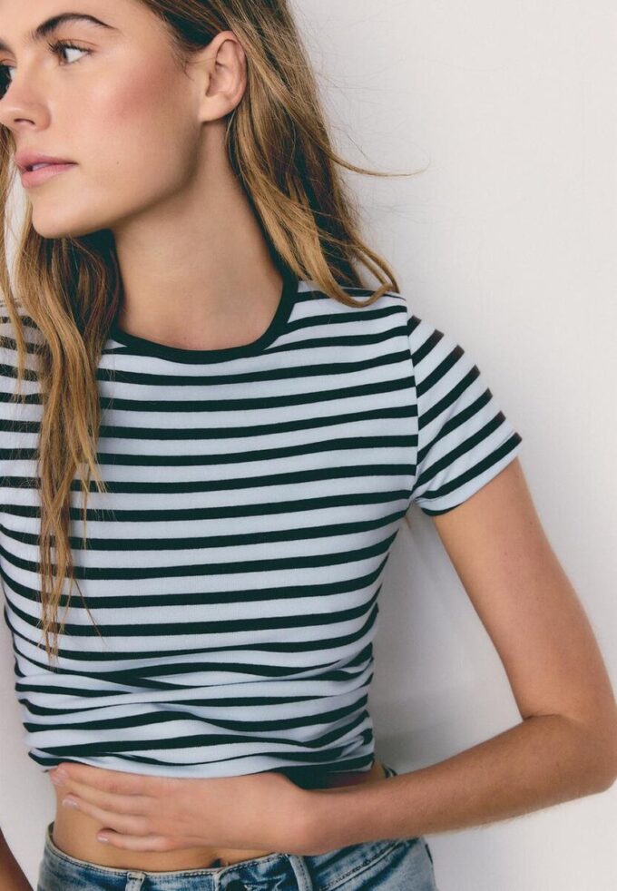 Tricou de bază slim fit cu dungi Tricou de bază slim fit cu dungi