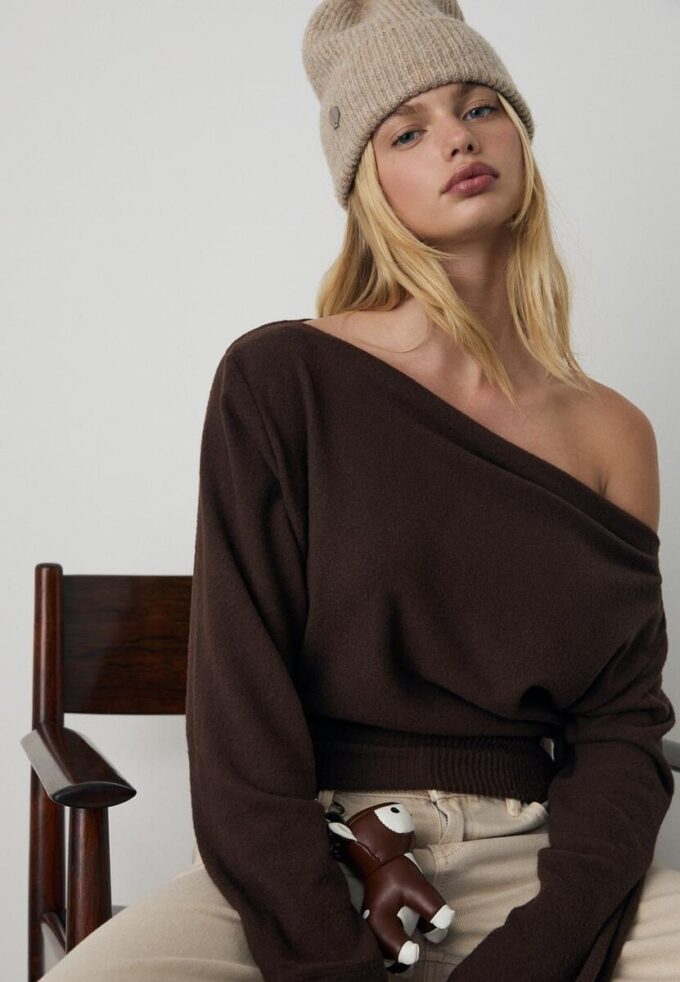 Tricou din tricot cu guler barcă și centură Tricou din tricot cu guler barcă și centură