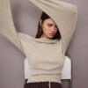 Tricou din tricot cu guler barcă și centură