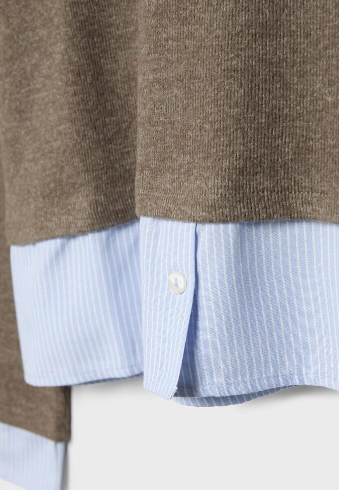 Tricou din tricot din două materiale Tricou din tricot din două materiale
