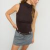 Tricou fără mâneci cu guler în formă de pâlnie Tricou fără mâneci cu guler în formă de pâlnie