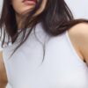 Tricou fără mâneci cu guler în formă de pâlnie