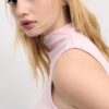 Tricou fără mâneci cu guler în formă de pâlnie Tricou fără mâneci cu guler în formă de pâlnie