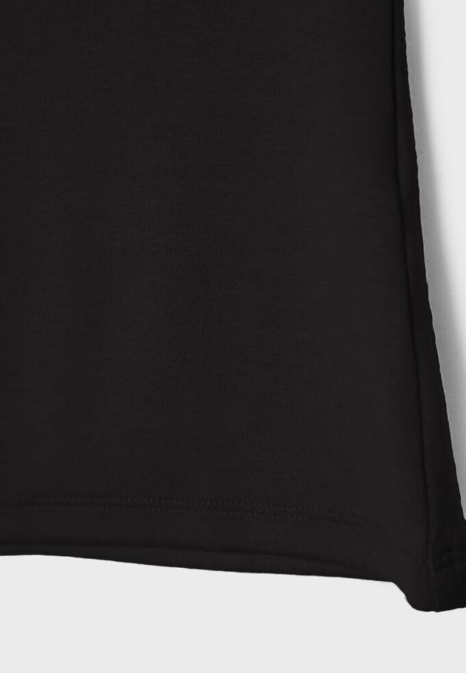 Tricou fără mâneci cu guler în formă de pâlnie