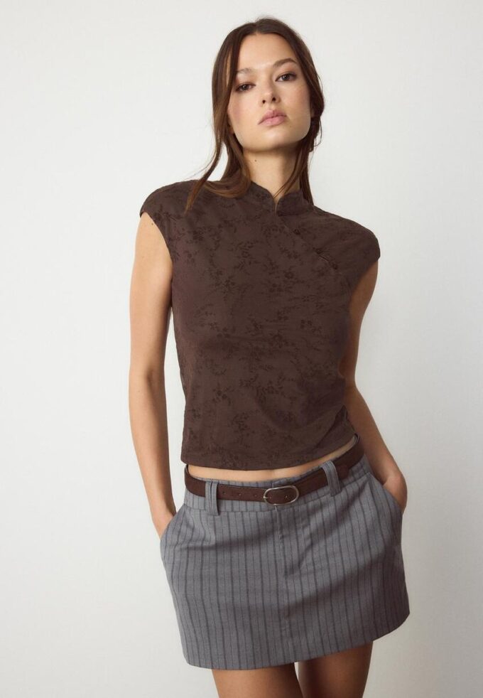 Tricou în stil Qipao cu imprimeu floc Tricou în stil Qipao cu imprimeu floc