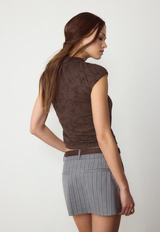 Tricou în stil Qipao cu imprimeu floc Tricou în stil Qipao cu imprimeu floc