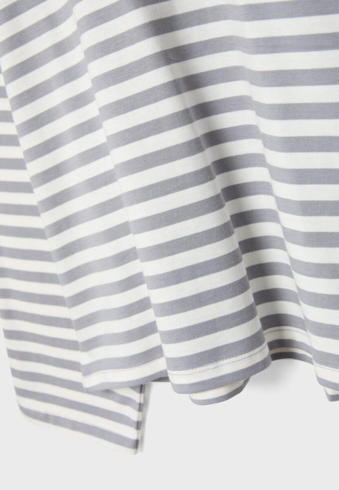 Tricou oversize cu mâneci lungi și dungi Tricou oversize cu mâneci lungi și dungi